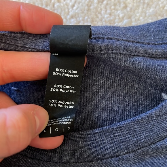 Bundle of 2 UVA tshirts - Picture 8 of 10